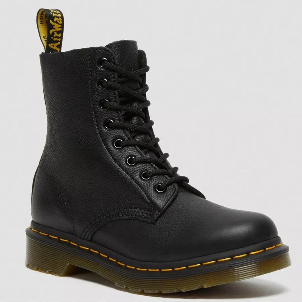 DR. MARTEN’S 1460 Pascal Virginia Leather Lace Up Boots